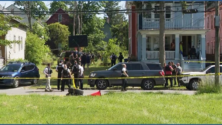 Man who faced drug charges in Maine shoots at U.S. Marshals in New York