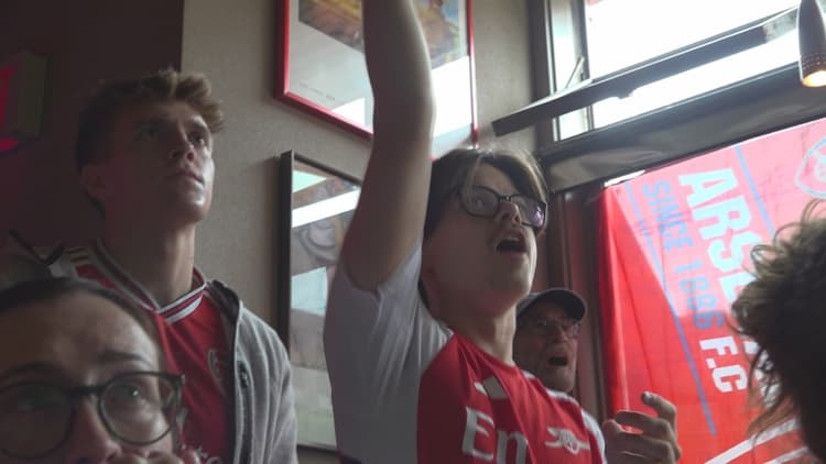 Arsenal fans pack Portland pub for Champions League watch party despite semifinal loss