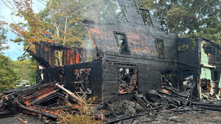 Cat dies in fire that significantly damaged Kittery home