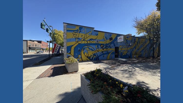 Massive new mural brings color to downtown Westbrook
