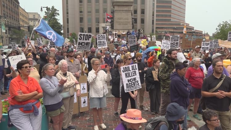Hundreds march in Portland to honor Johan Sebastián Durán Guerrero
